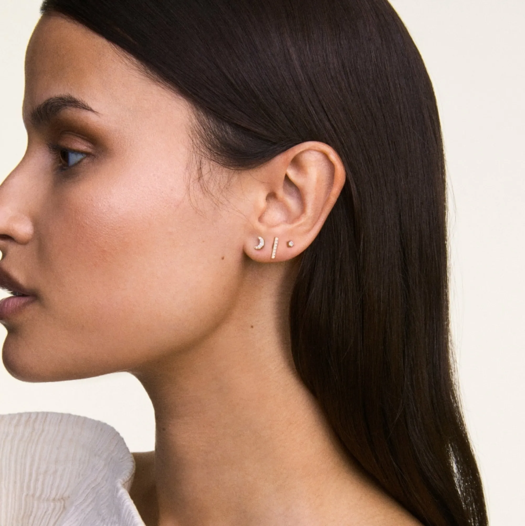 crystal_bar_stud_silver_1.webp Daniel Wellington Crystal Bar Stud