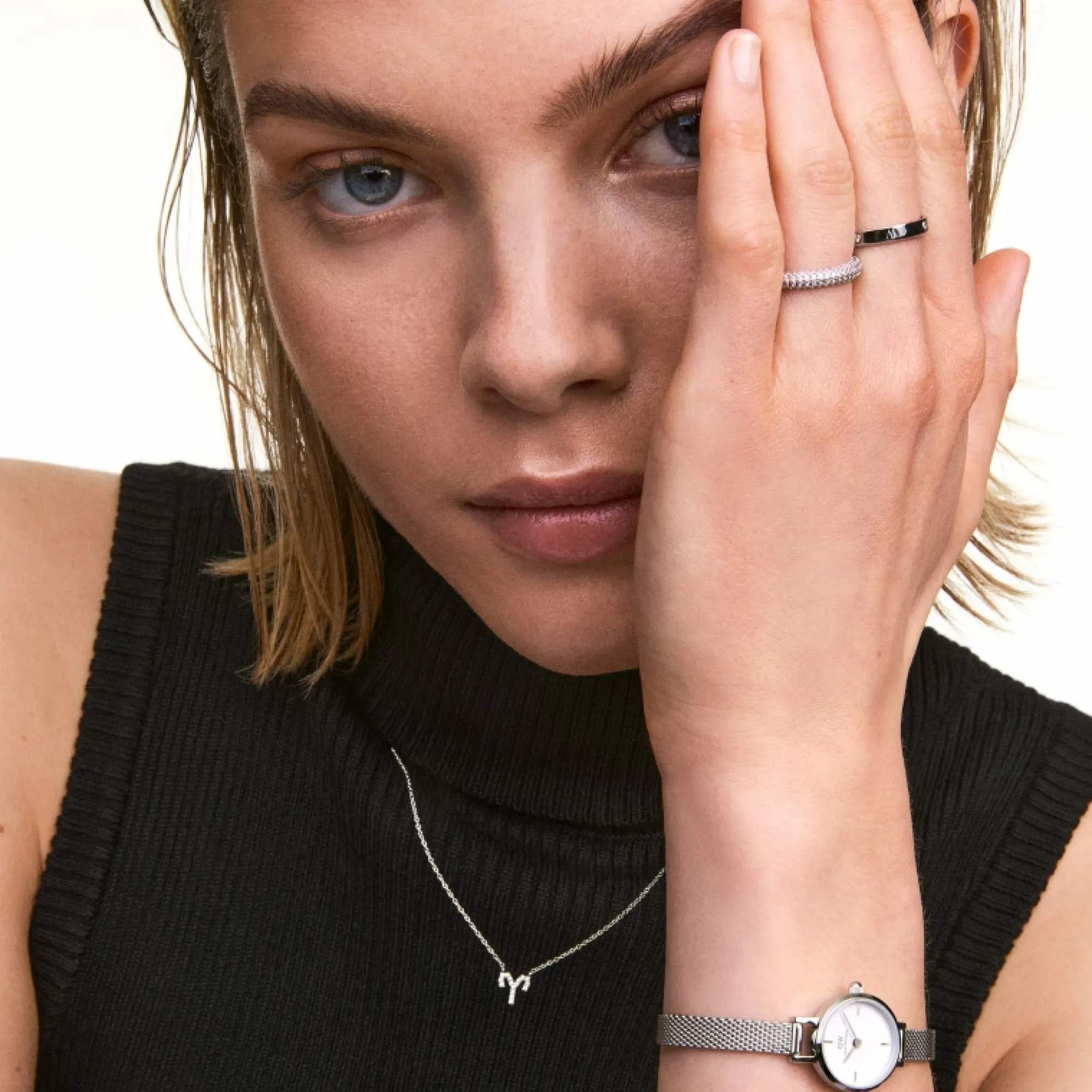 crystal_zodiac_chain_necklace_rose_gold_46.webp Daniel Wellington Crystal Zodiac Chain Necklace